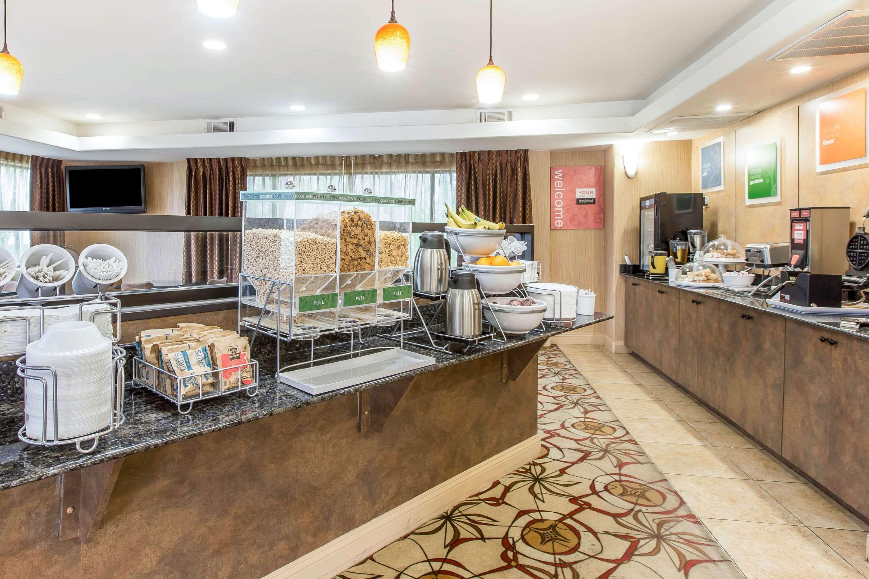 Comfort Suites Kings Bay Naval Base Area Кингсленд Экстерьер фото